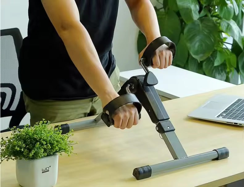 Mini vélo d'exercice à pédales réglable avec affichage numérique